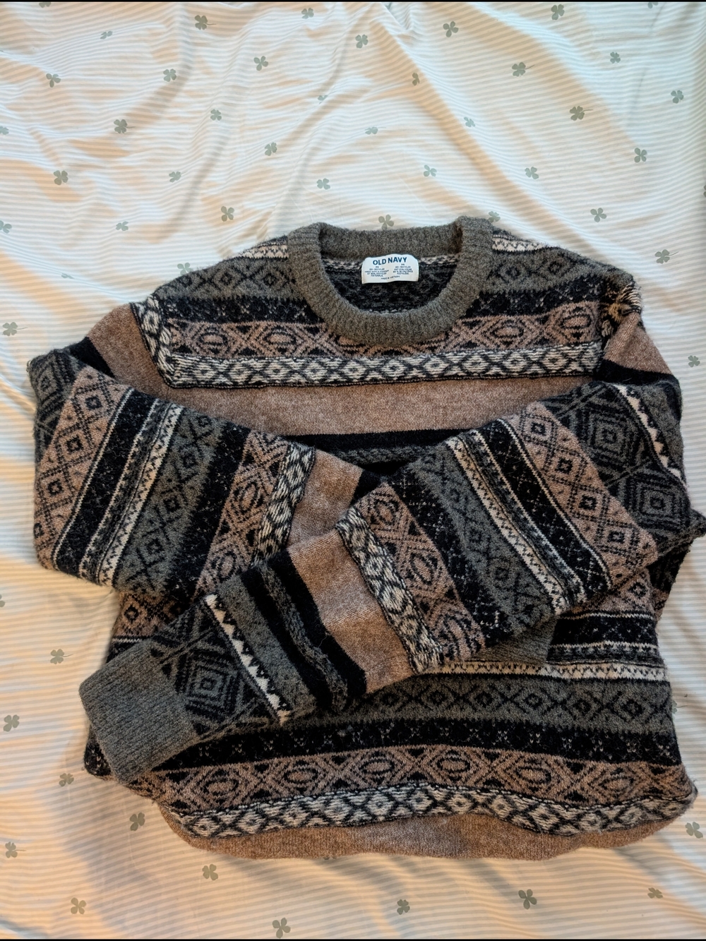 Old Navy Men's Geometric Crewneck Sweater in Brown and Gray
